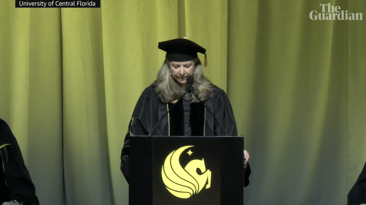 Students boo real estate development executive during graduation speech on AI. (The Guardian)